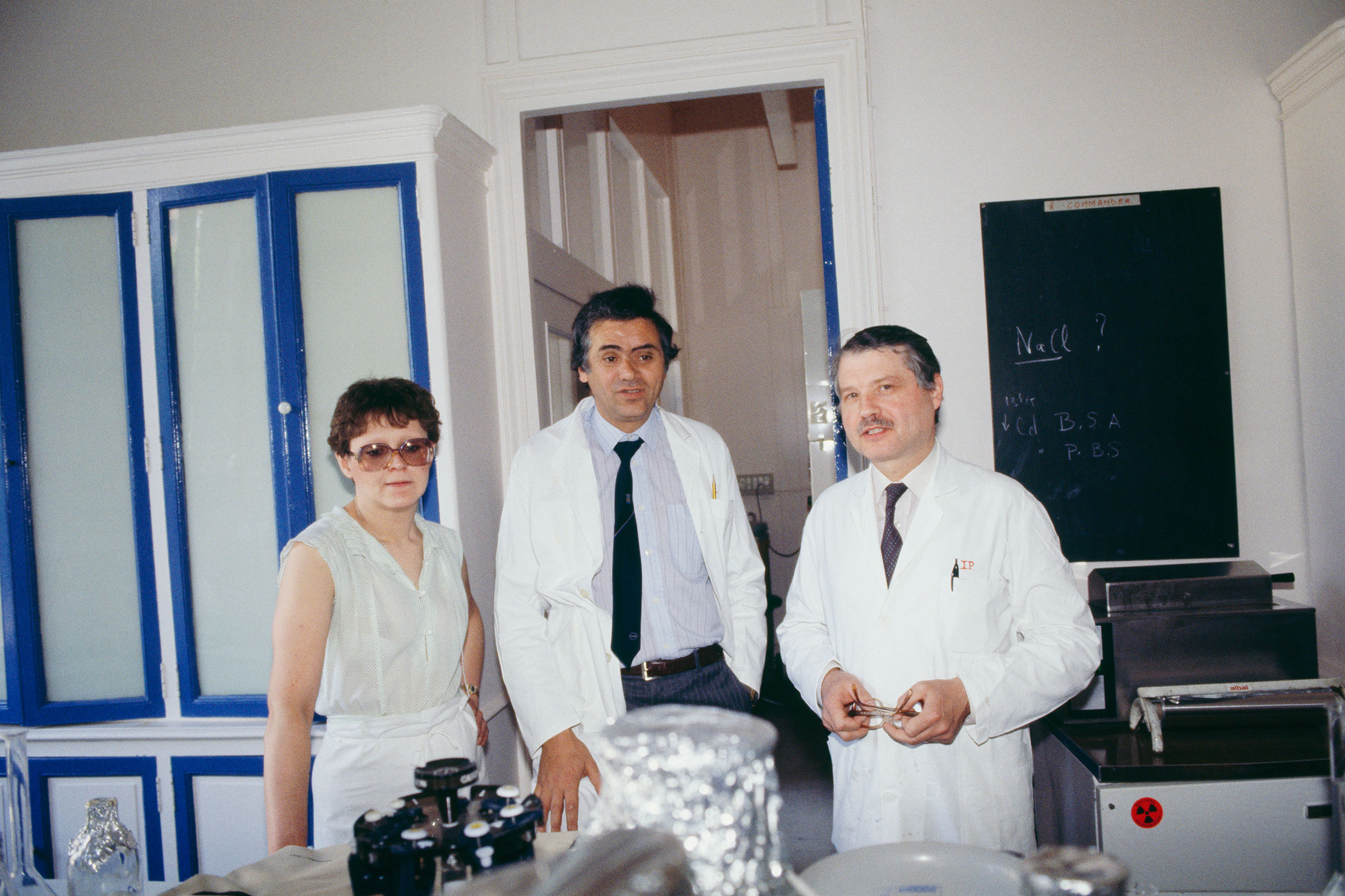 Barré-Sinoussi, Jean-Claude Chermann and Montagnier at the Pasteur Institute. (Sygma/Getty Images)