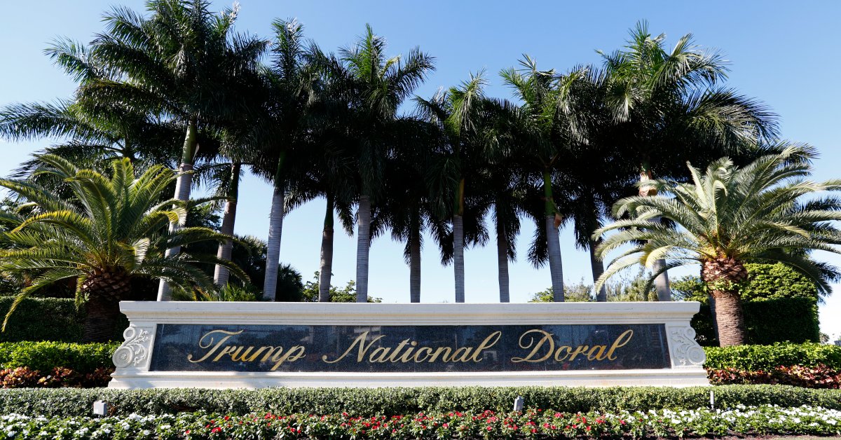 Курорт Трамп Дорал во Флориде уволил 560 рабочих из-за коронавируса thumbnail