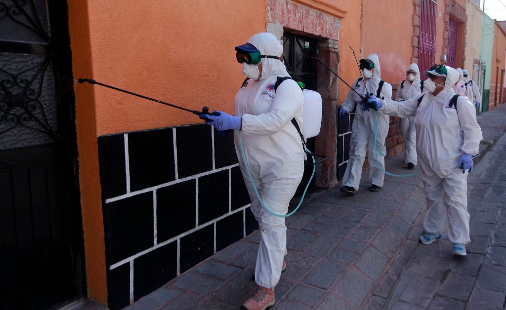 Дебаты о том, как Мексика закрывается на коронавирус: важно ли пиво? thumbnail