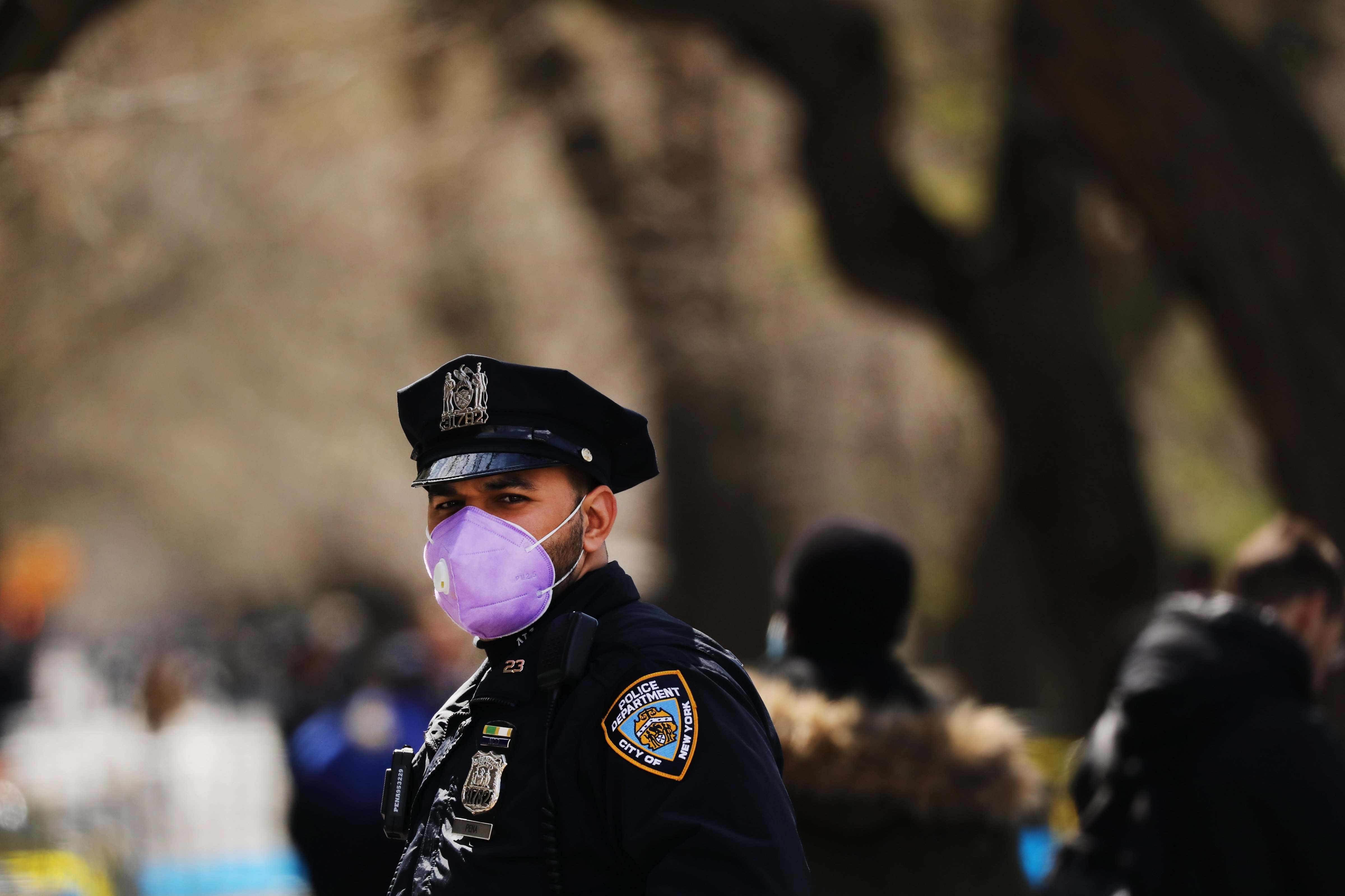 A police officer stands outside of Mount Sinai Hospital on April 01, 2020 in New York City. (Spencer Platt—Getty Images)