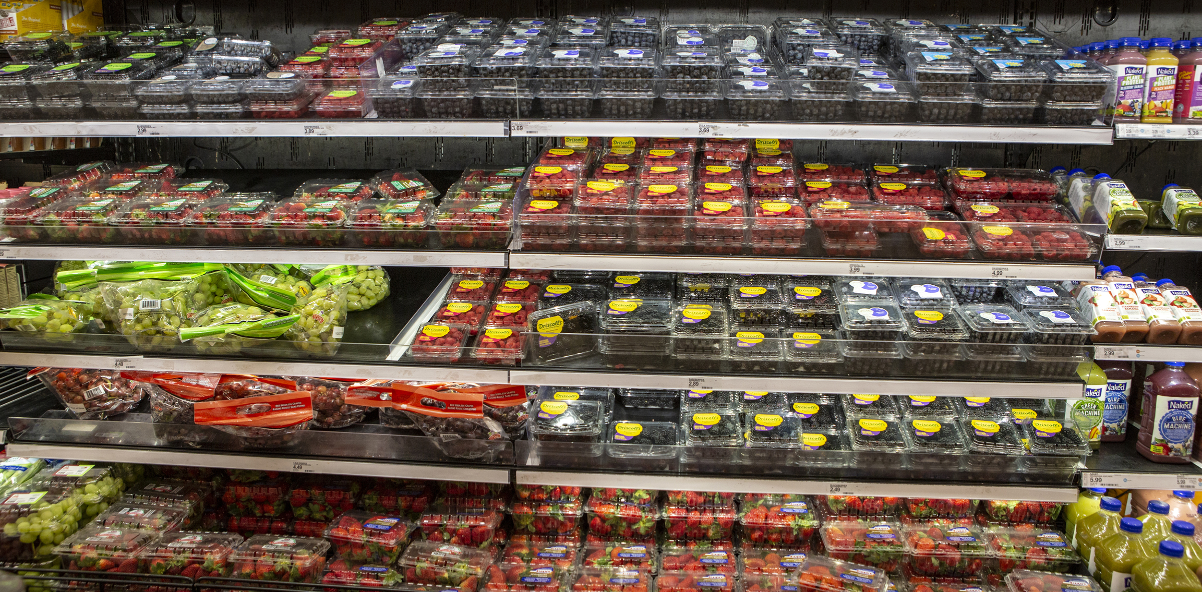 Plastic packaging on store shelves at a retailer in Virginia. (Tim Aubry—Greenpeace)