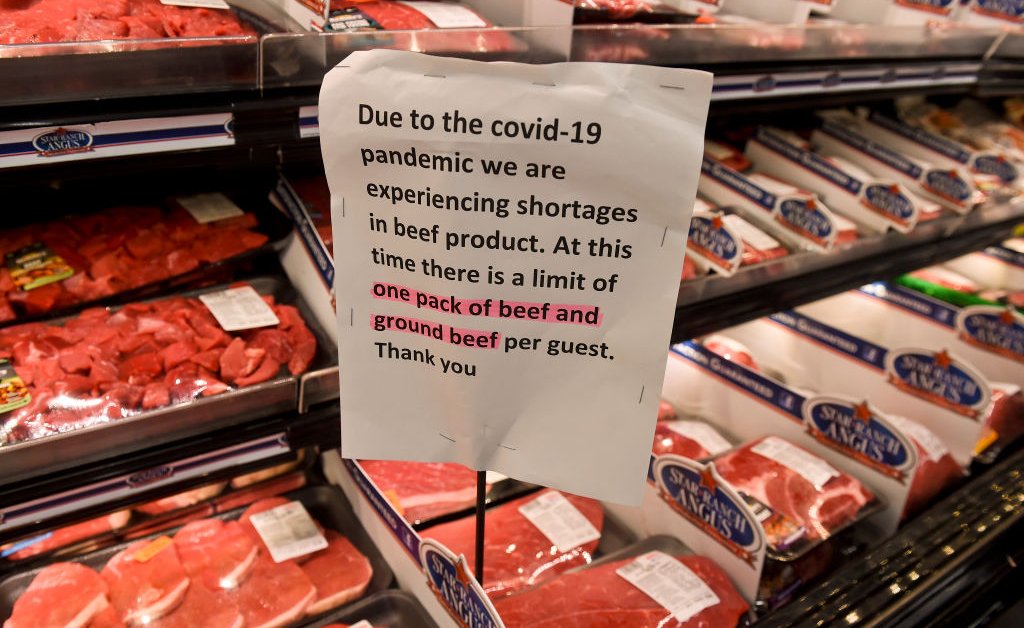 Цены на говядину будут оставаться высокими в течение нескольких месяцев, пока производители работают над восстановлением производственных мощностей, предупреждает исполнительный директор thumbnail