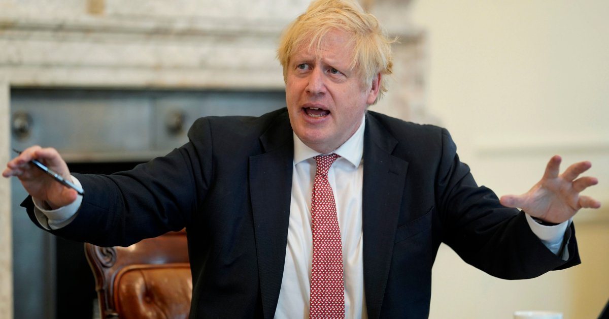 Премьер-министр Великобритании Борис Джонсон назвал госпитализацию COVID-19 «тяжелым старым моментом» thumbnail