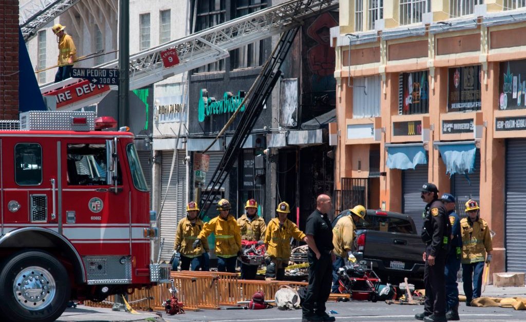 LAPD начинает уголовное расследование взрыва, в результате которого пострадали 12 пожарных thumbnail