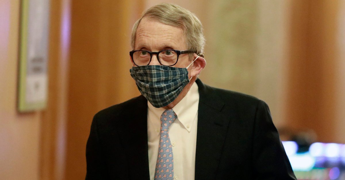 Губернатор Огайо сказал, что он изменил заказ маски для лица, потому что он пошел "слишком далеко" thumbnail