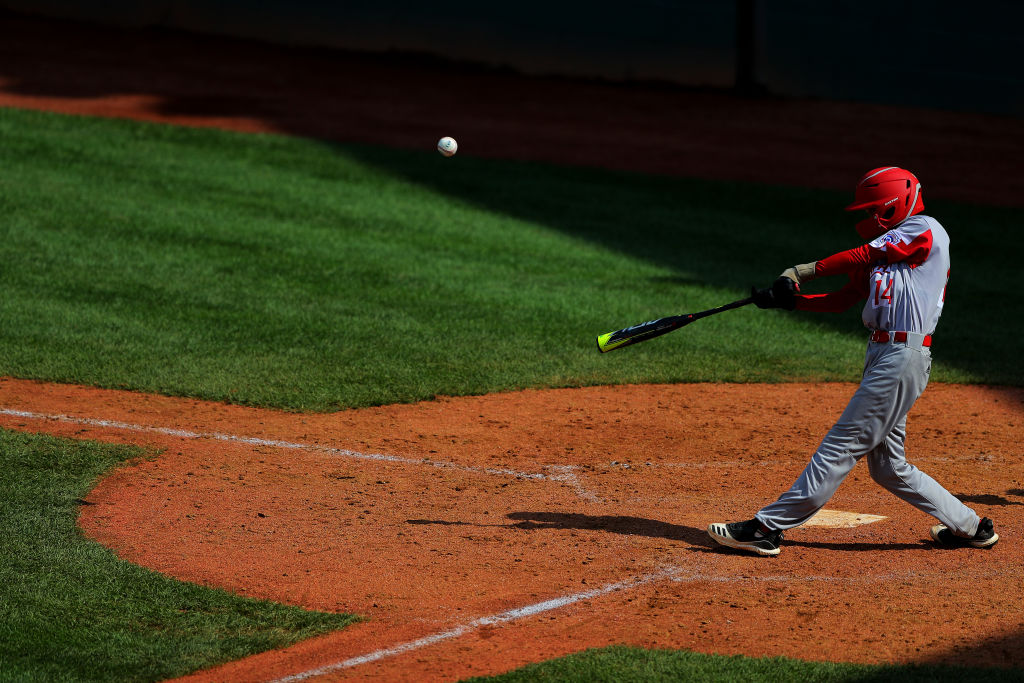 Youth Baseball Resumes in Missouri Despite Experts\' Warnings Time