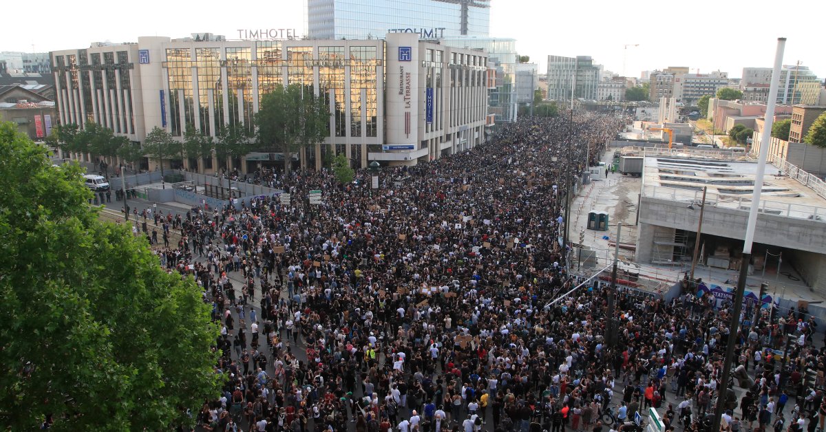 Запрет «Тысячи бросающих вызов» в Париже протестует против негодования Джорджа Флойда thumbnail