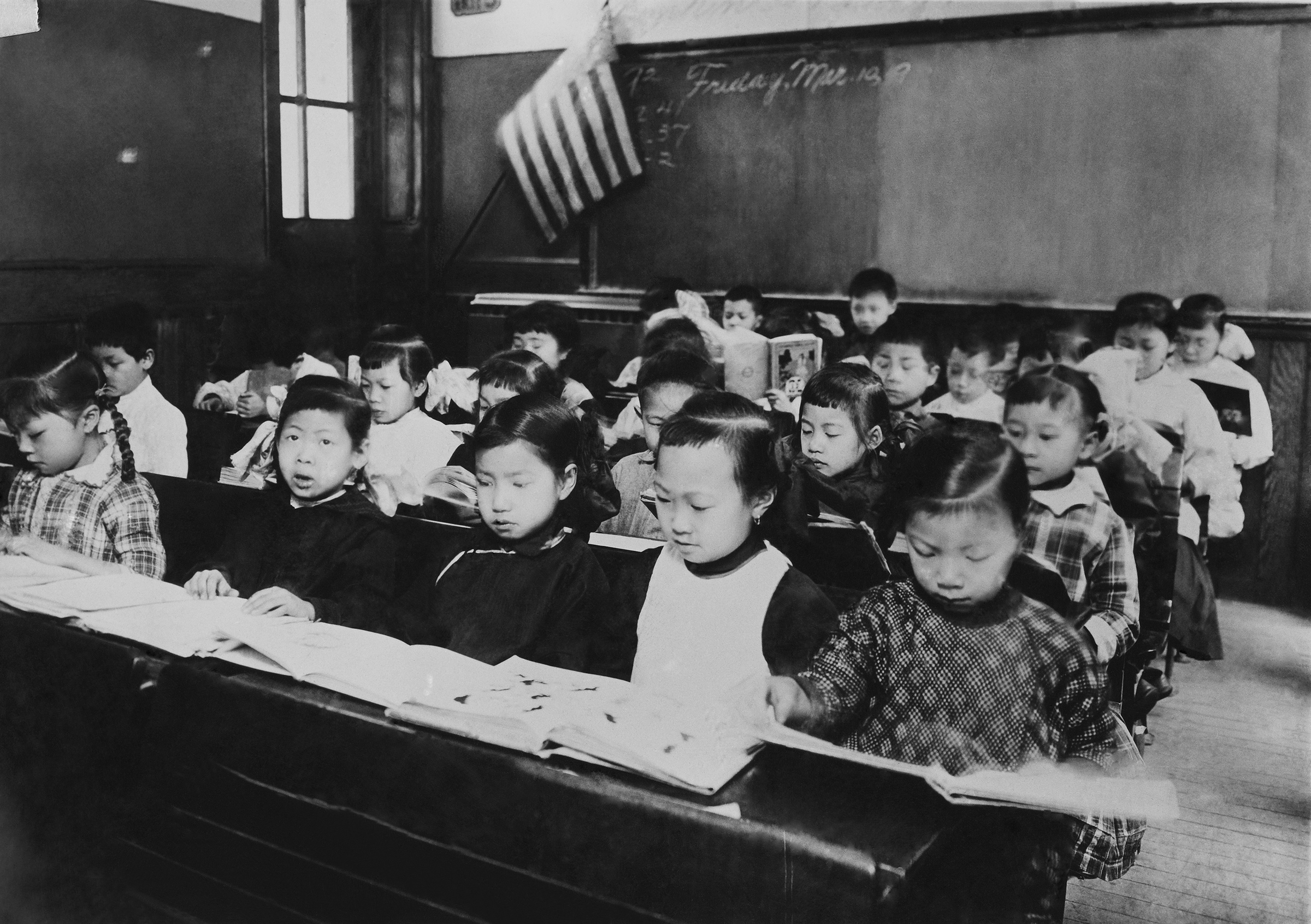 A classroom composed of Chinese children in New York, 1900 (Keystone-France/Gamma-Keystone/Getty Images)