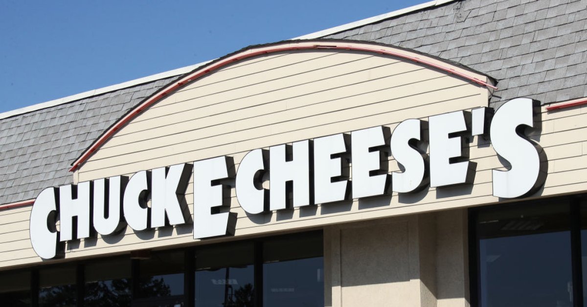 Chuck E. Cheese Parent Company Files for Bankruptcy thumbnail