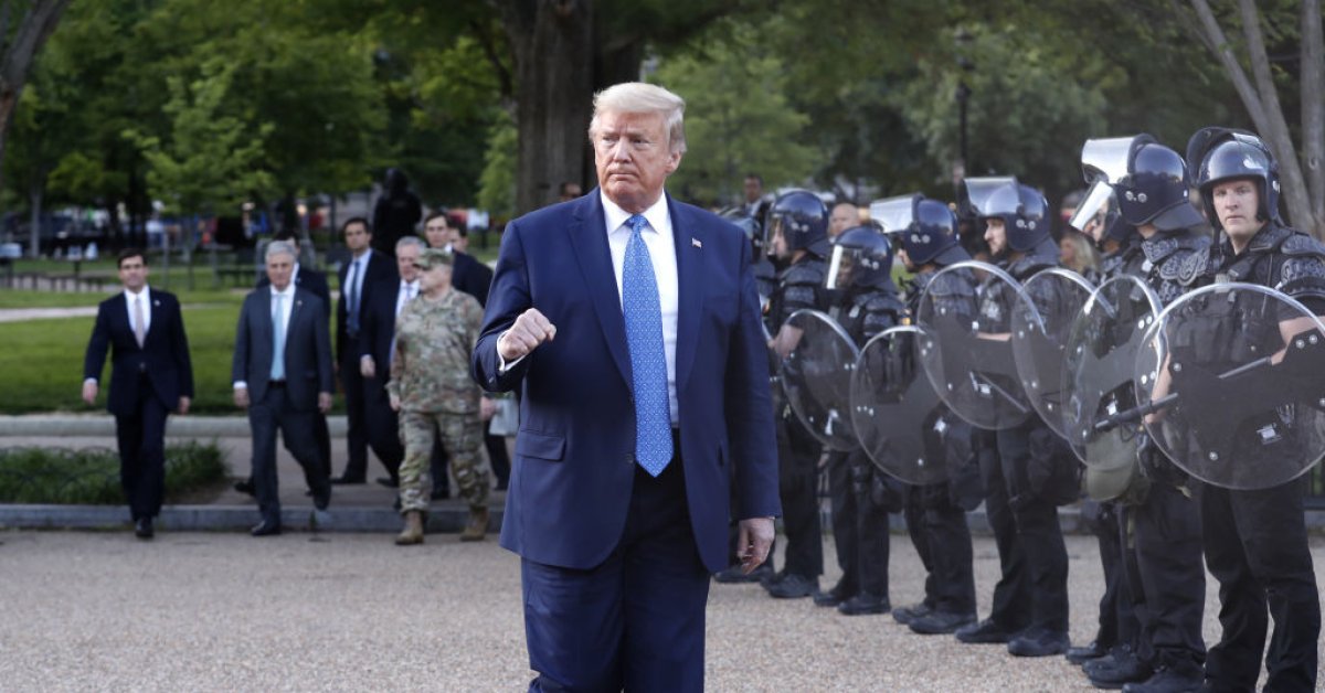 «Военные оказались в очень сложном положении». В протестах Пентагон вновь призван участвовать в политической битве Трампа thumbnail