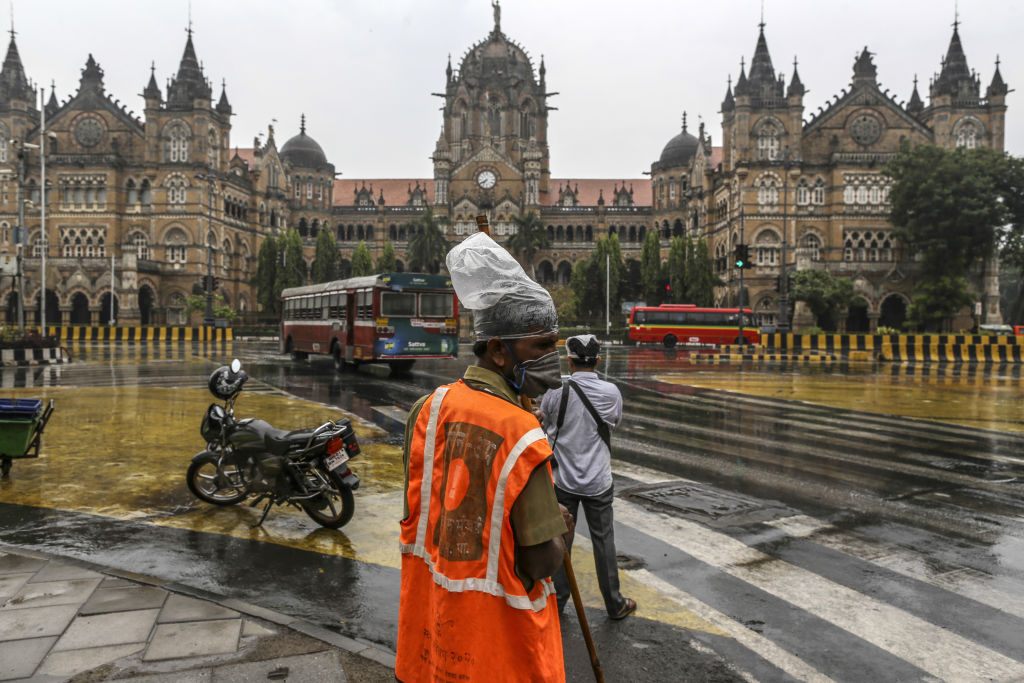 Daily Life in Mumbai as Virus Overwhelms City and Roils India's Economy