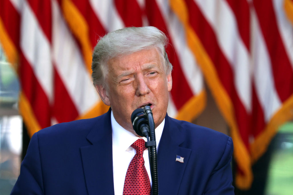 El presidente de los Estados Unidos, Donald Trump, habla durante una conferencia de prensa en el Rose Garden de la Casa Blanca en Washington, DC, EE. UU. El 14 de julio de 2020.