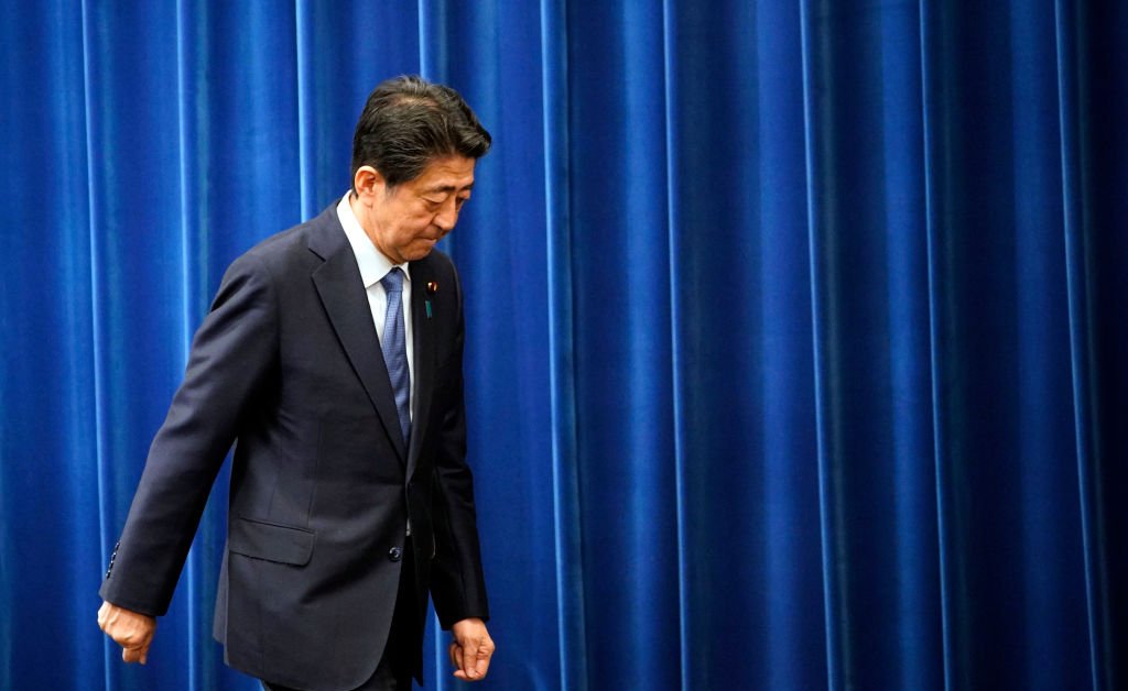 Премьер-министр Японии Синдзо Абэ подал в отставку из-за плохого состояния здоровья thumbnail