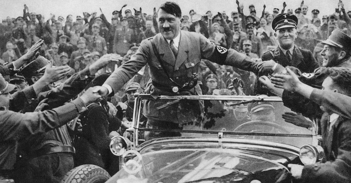 Стремление Гитлера к власти несколько раз срывалось. Но система помогла ему подняться thumbnail