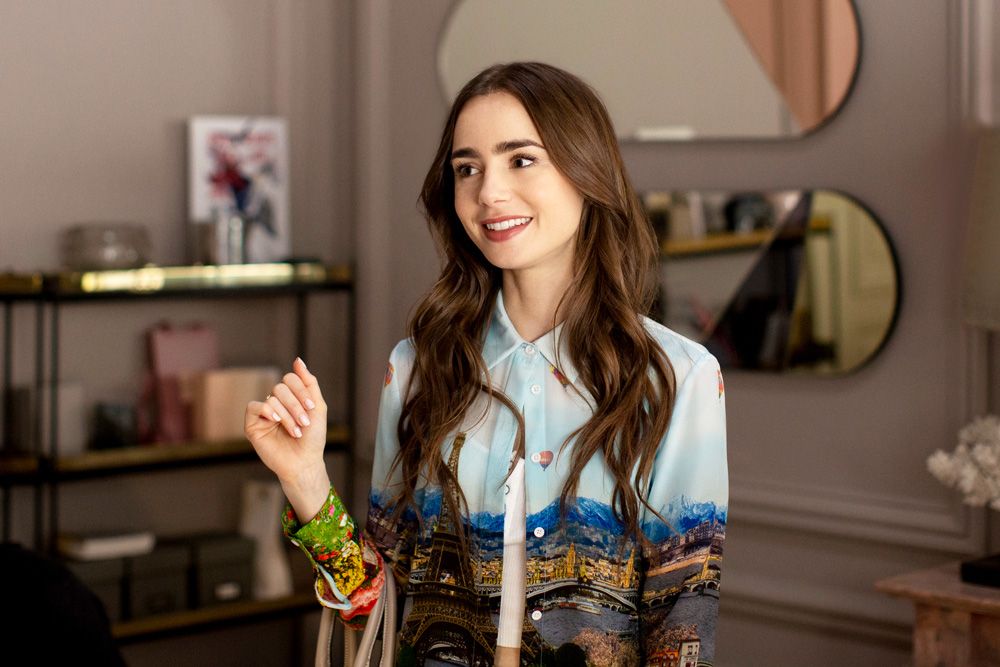 Lily Collins in <i>Emily in Paris<i></i></i> (Paramount Network)