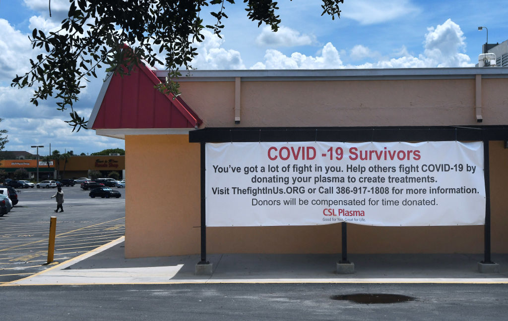 A sign soliciting COVID-19 survivors to donate plasma in Orange City, Fla., on Aug. 15, 2020. (Paul Hennessy—NurPhoto/Getty Images)