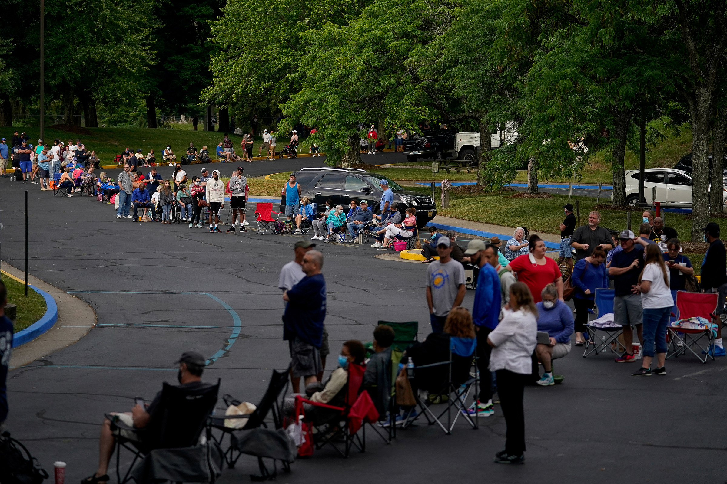 People line up outside Kentucky Career Center to find assistance with their unemployment claims in Frankfort, Kentucky, U.S. June 18 (Bryan Woolston—REUTERS)