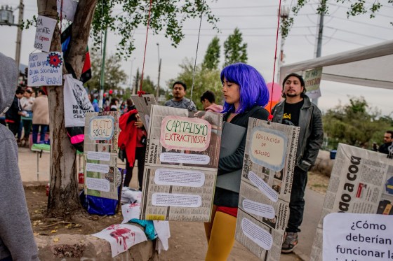 A gathering in PeÃ’alolÃˆn, a commune outside Santiago, focuses on issues like education, economy and the Constitution, in Chile, Oct. 27, 2019. (Tomas Munita/The New York Times)