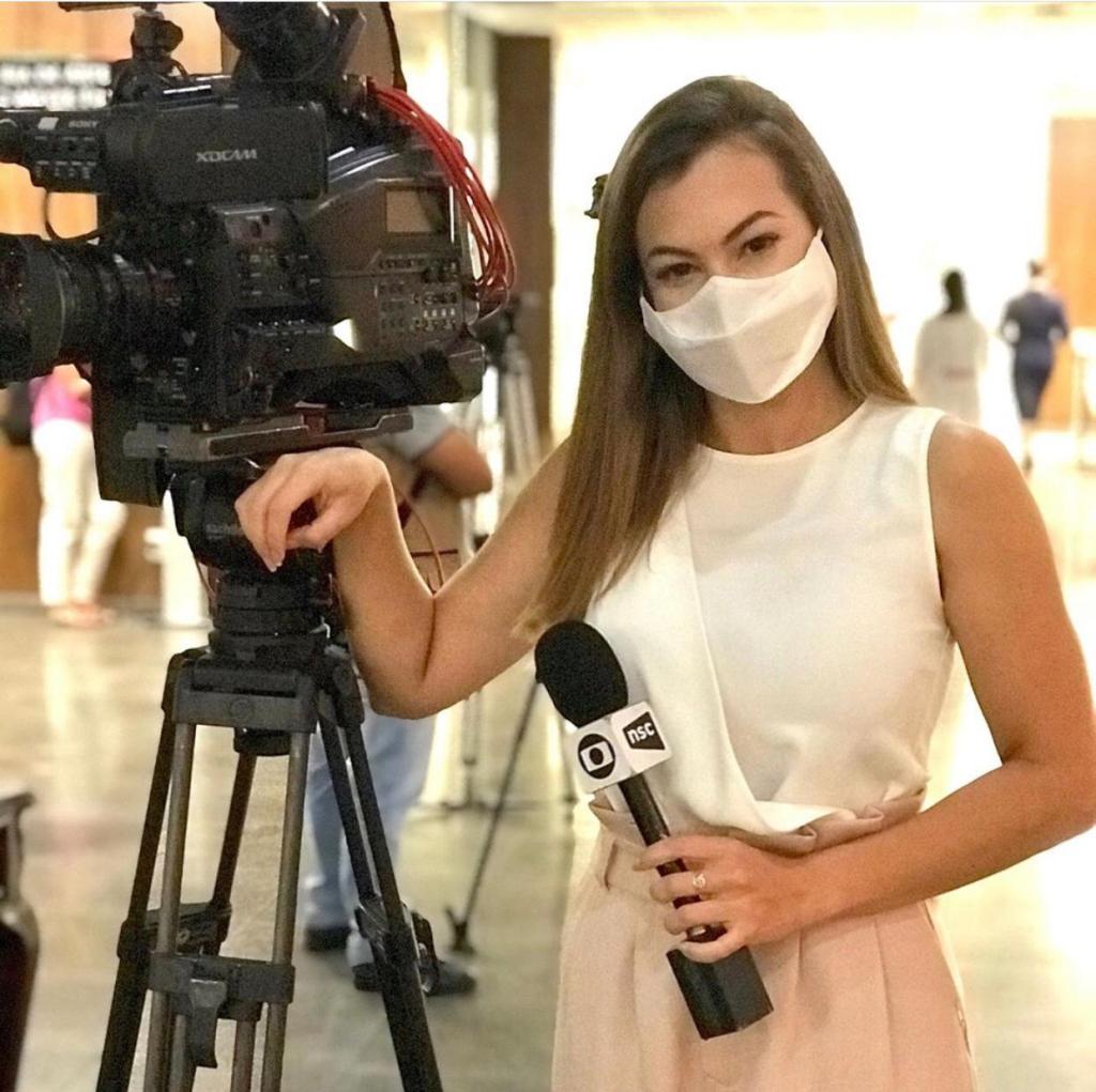 Bárbara Barbosa was covering the pandemic in Brazil when a group of men and women harassed her and her cameraman. (Courtesy of Bárbara Barbosa)