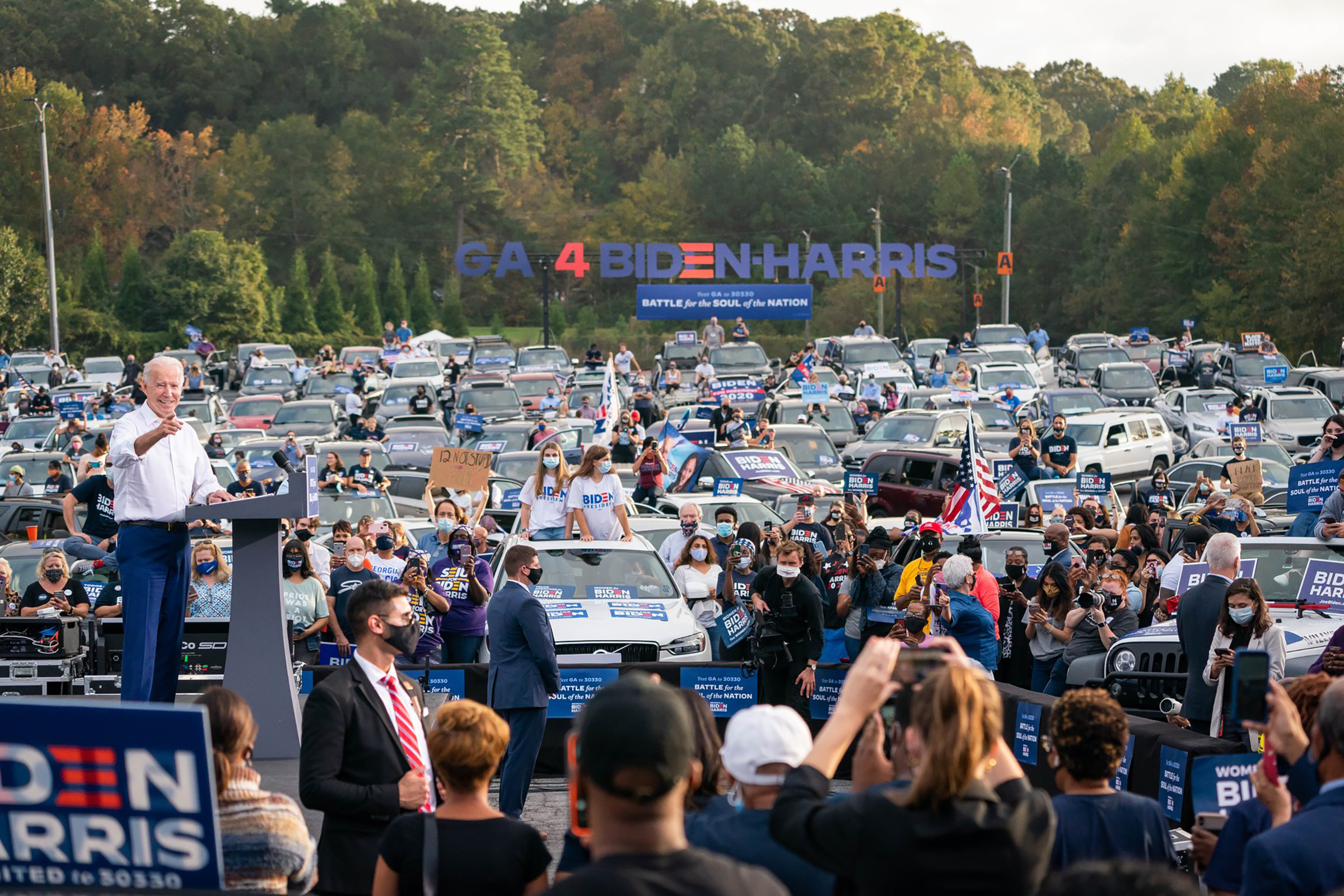 Biden interacts with voters at a car rally in Georgia (Courtesy Manny Yekutiel)