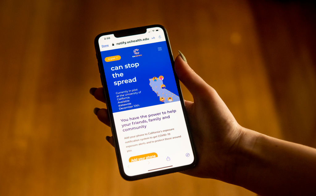 Notify CA app will send notifications to a user's cell phone alerting them if they have been in close proximity to someone who has tested positive for coronavirus. (Leonard Ortiz—MediaNews Group/Orange County Register/Getty Images)