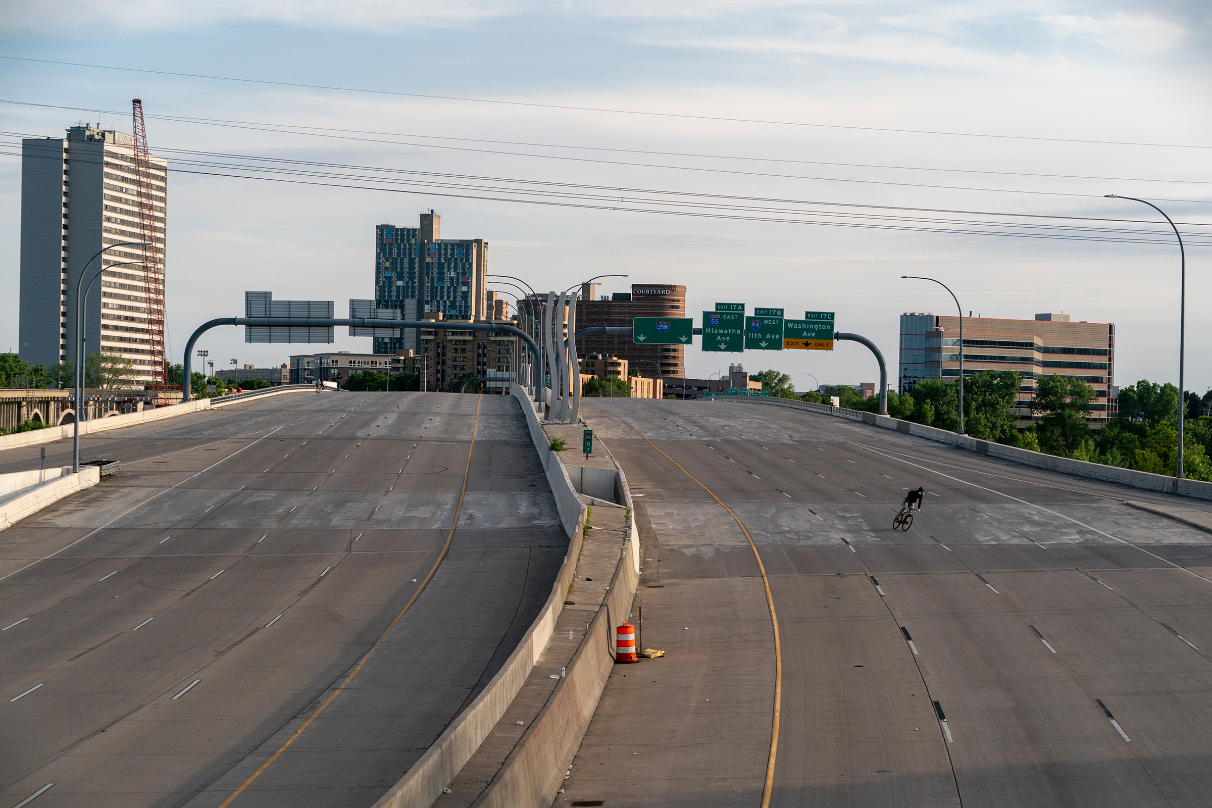 <strong>Minneapolis, May 31, 2020.</strong> A closed highway during protests following Floyd's killing by police. (Peter van Agtmael—Magnum)