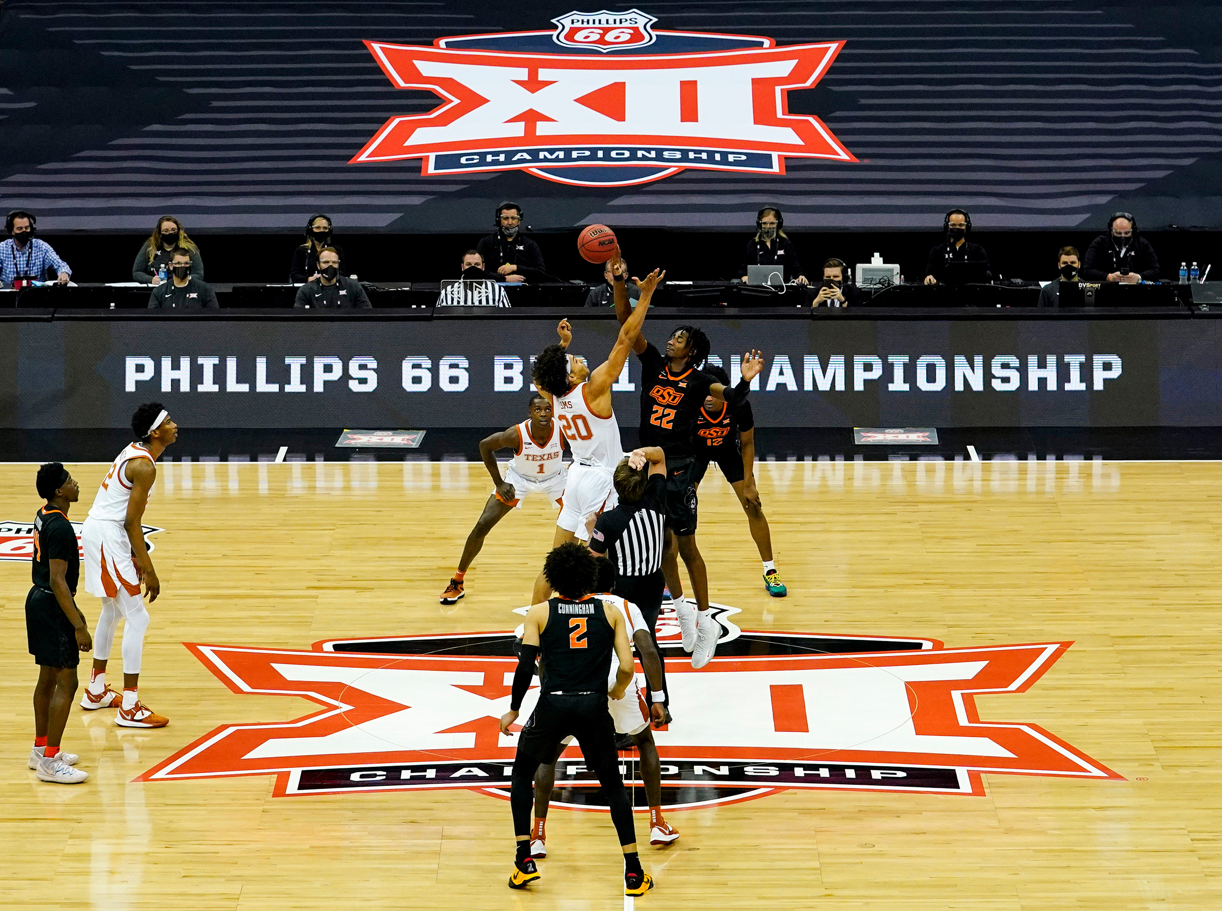 Texas and Oklahoma State square off for the Big 12 title, in Kansas City, Mo. (Jay Biggerstaff—USA TODAY Sports/Reuters)