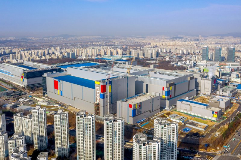 The Samsung Electronics Co. semiconductor manufacturing plant in Gyeonggi Province, South Korea on Dec. 16, 2019.