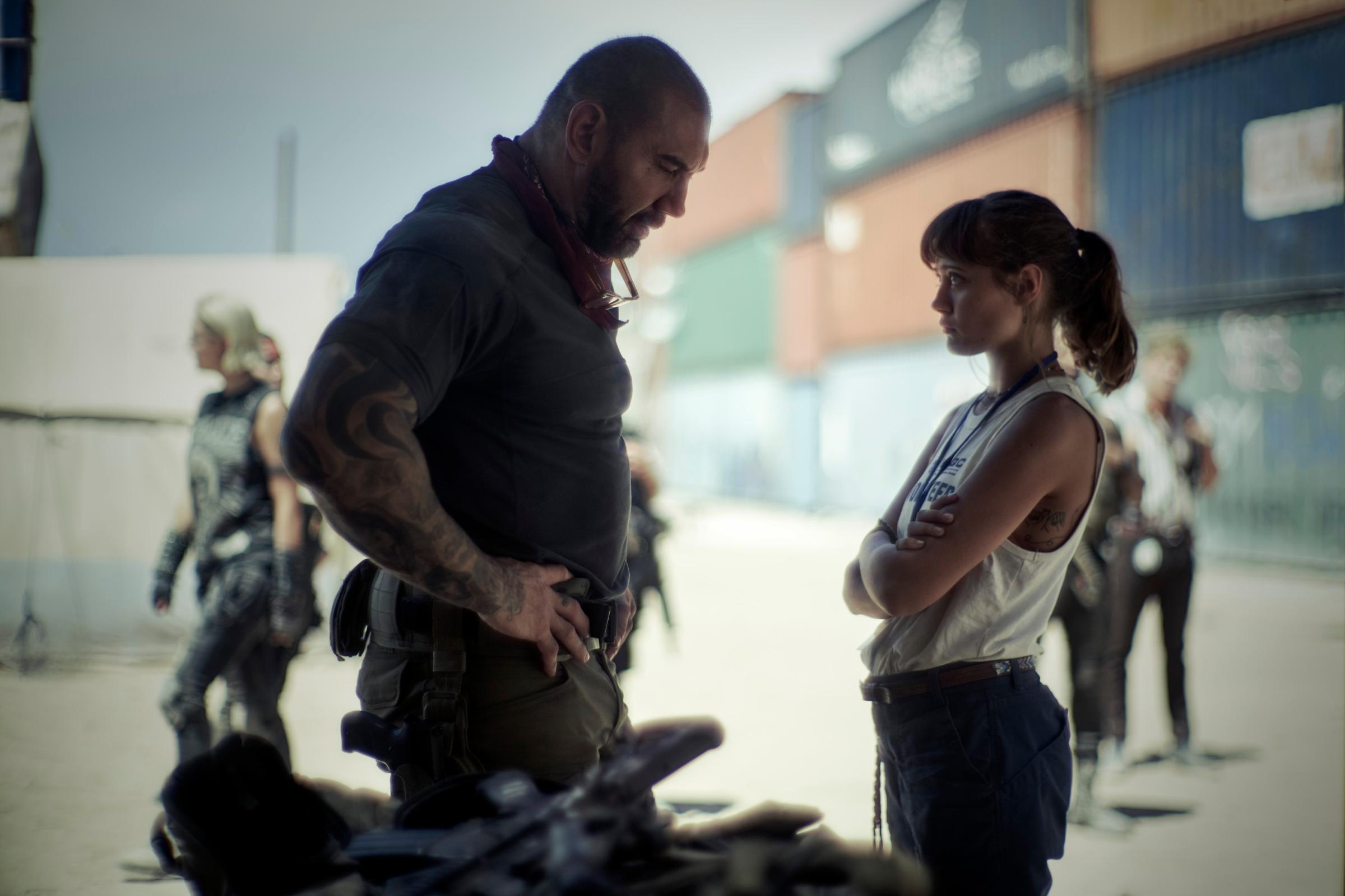 ARMY OF THE DEAD (L to R) DAVE BAUTISTA as SCOTT WARD, ELLA PURNELL as KATE WARD in ARMY OF THE DEAD. Cr. CLAY ENOS/NETFLIX © 2021