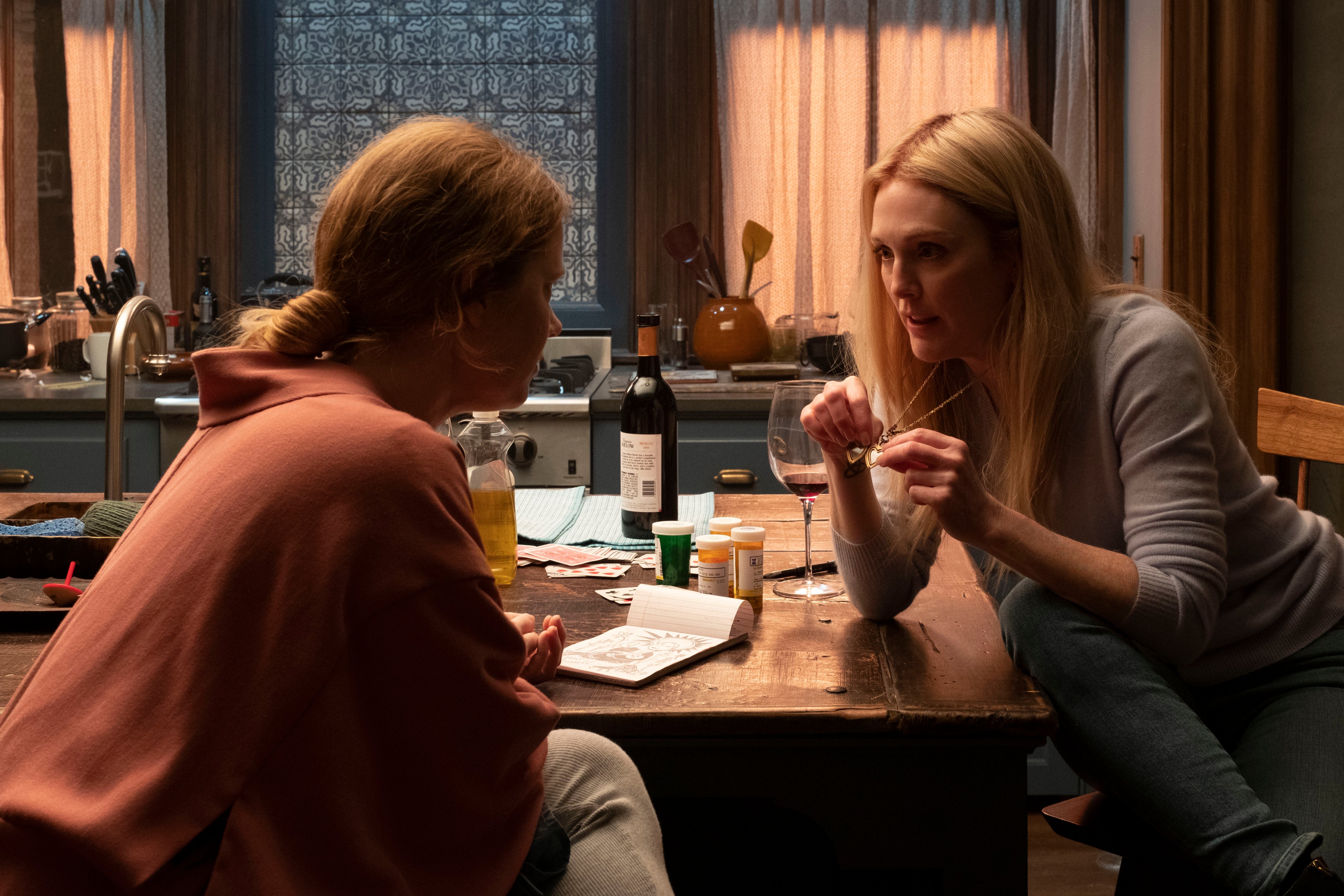 Amy Adams as Anna and Julianne Moore as Jane in 'The Woman in the Window' (Melinda Sue Gordon / Netflix Inc.)