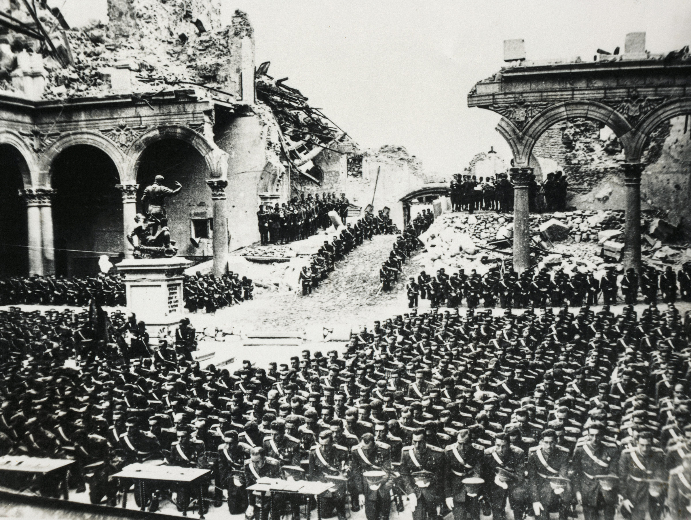 Cadets from the Francoist army swearing allegiance in the Alcazar in Toledo, Spain, after it was destroyed by bombing, in 1937. (De Agostini/Getty Images)