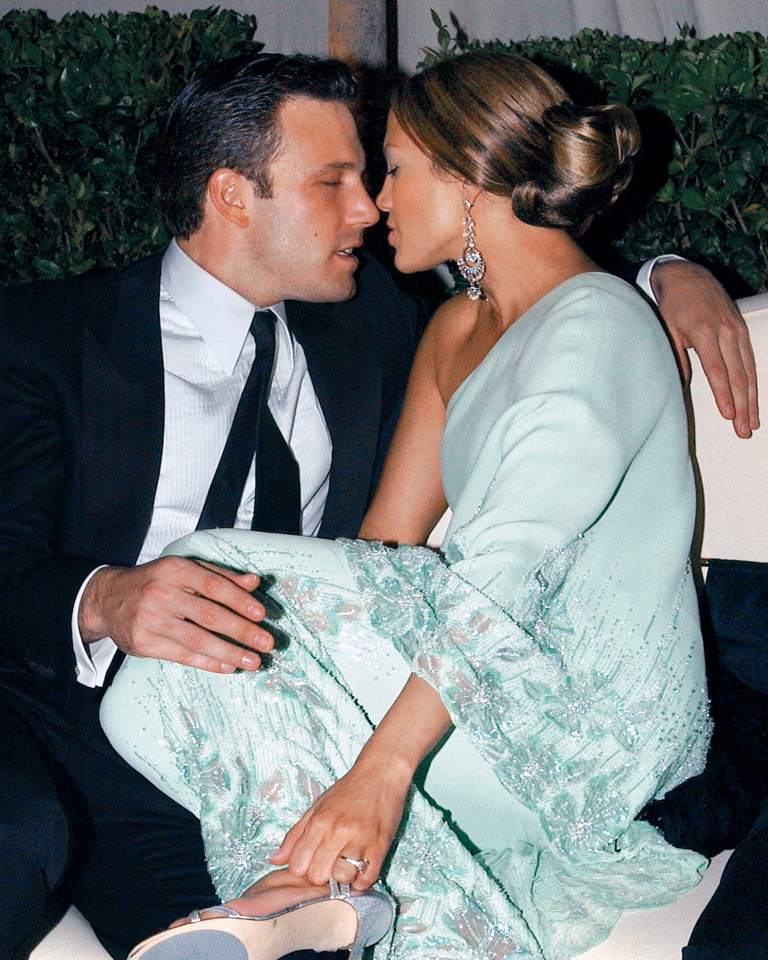 Ben Affleck and Jennifer Lopez at the 'Vanity Fair' Oscars Party Morton's, Beverly Hills, CA in March 23, 2003. (Patrick McMullan—Getty Images)