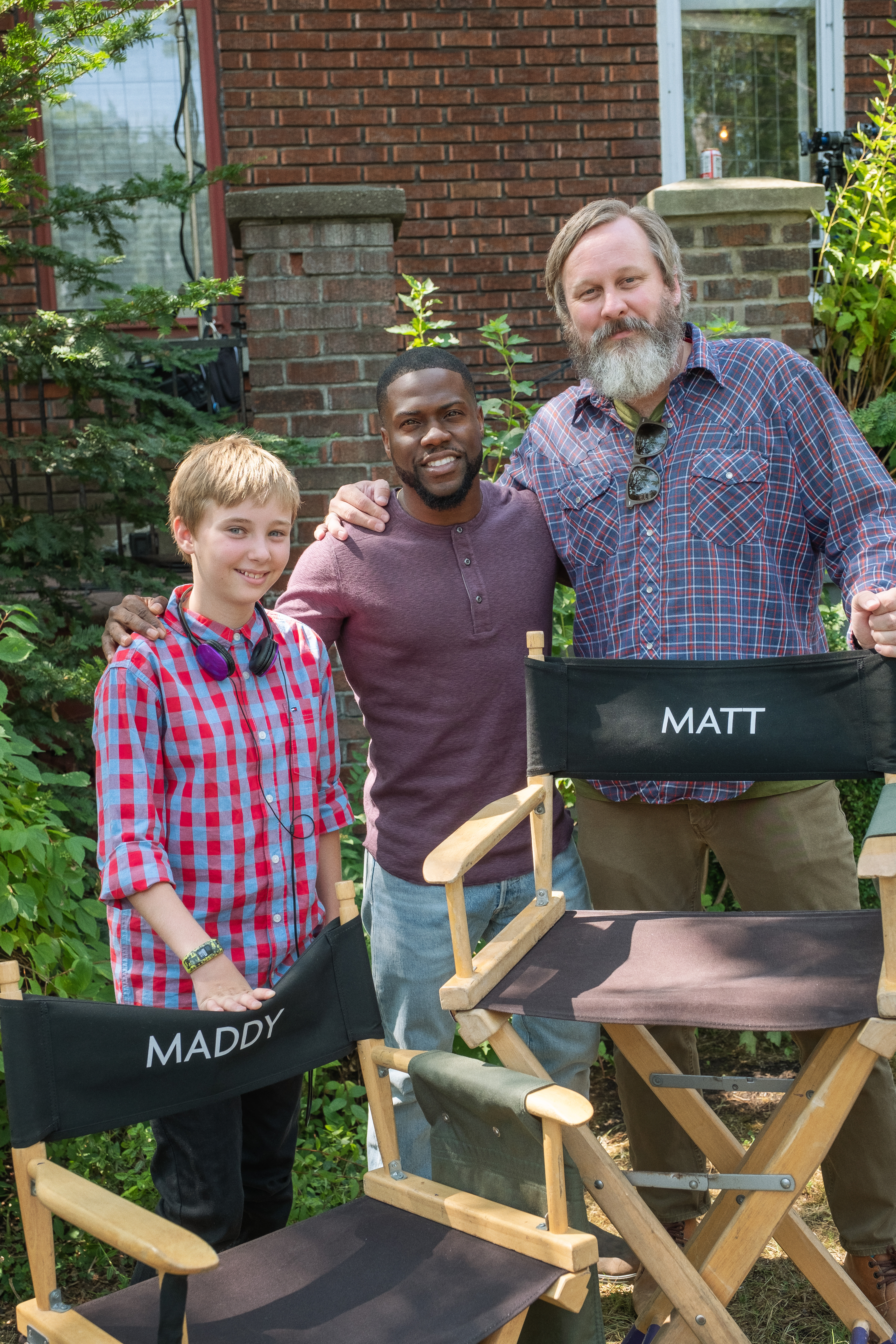 Behind the scenes on 'Fatherhood' with Matt Logelin and his daughter Maddy, and Kevin Hart (PHILIPPE BOSSE/NETFLIX © 2021—© 2021 Netflix, Inc.)