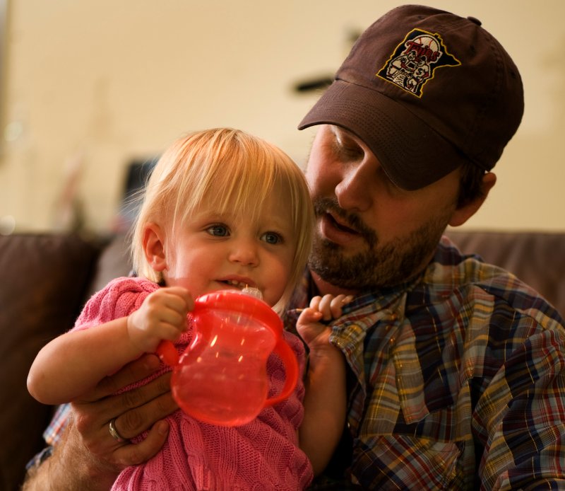 Matt Logelin with his 18 month old daughter Maddy in 2009