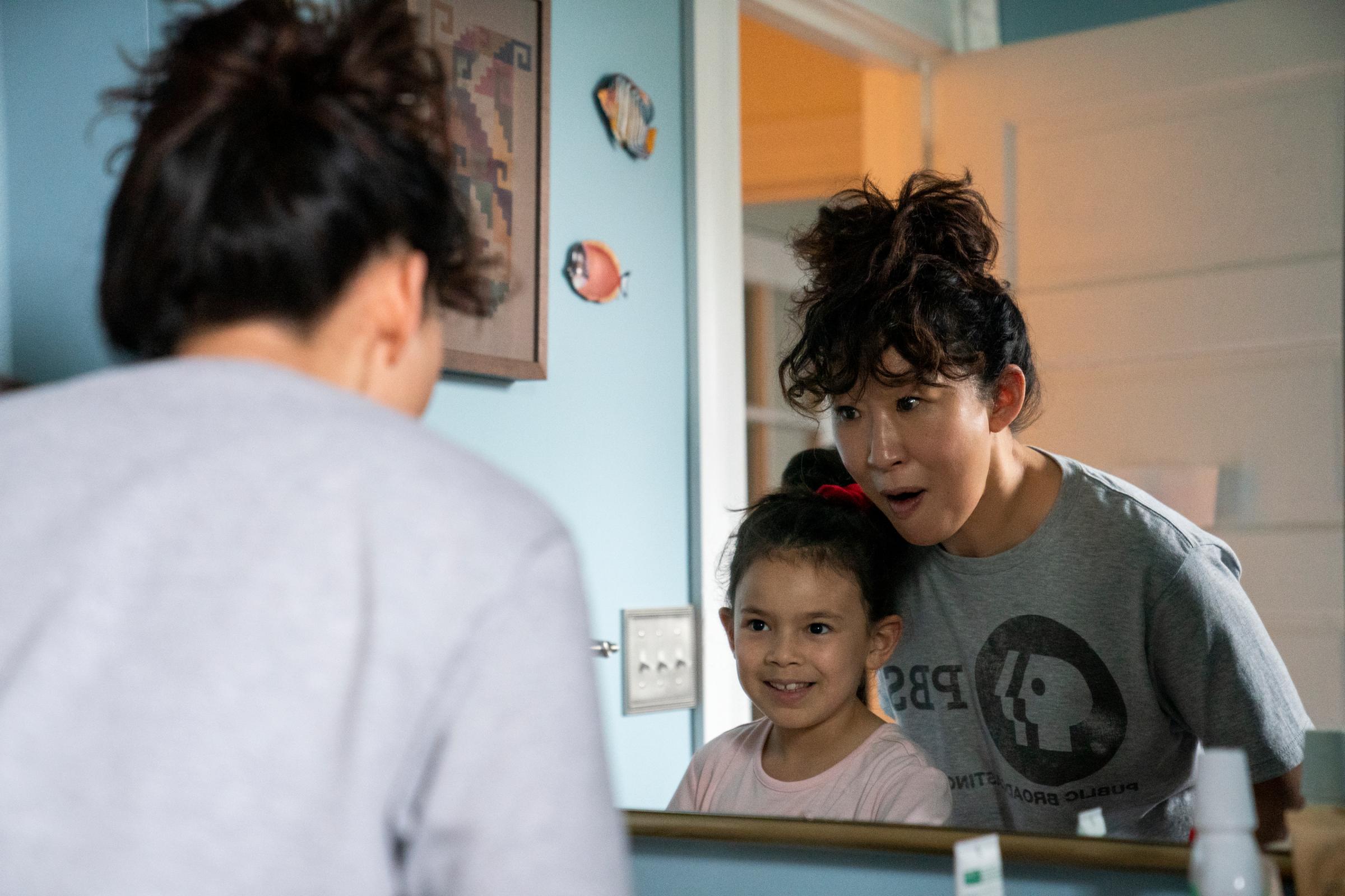 THE CHAIR (L to R) EVERLY CARGANILLA as JUJU and SANDRA OH as JI-YOON in episode 102 of THE CHAIR Cr. ELIZA MORSE/NETFLIX © 2021