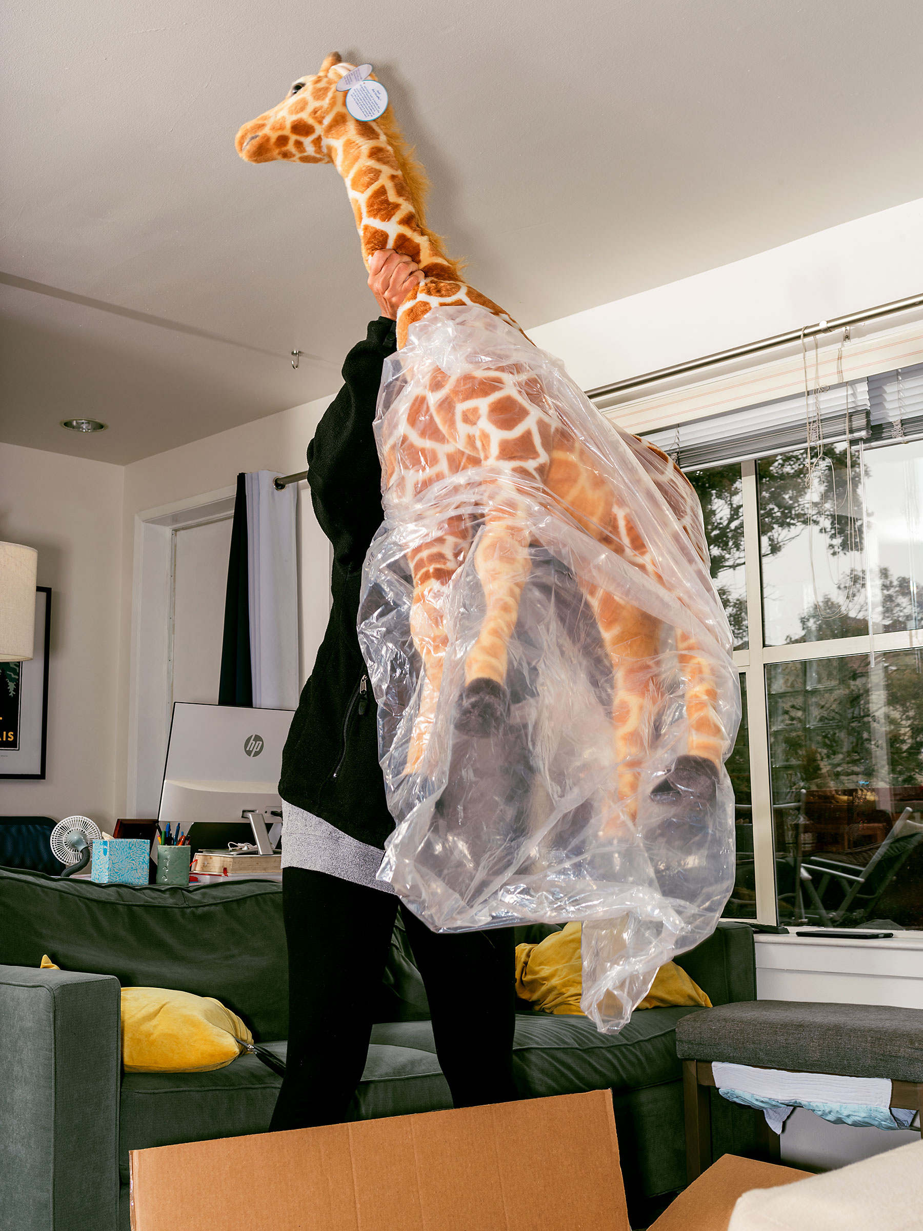 Jani the giraffe is unpacked in San Francisco. (Kelsey McClellan for TIME)