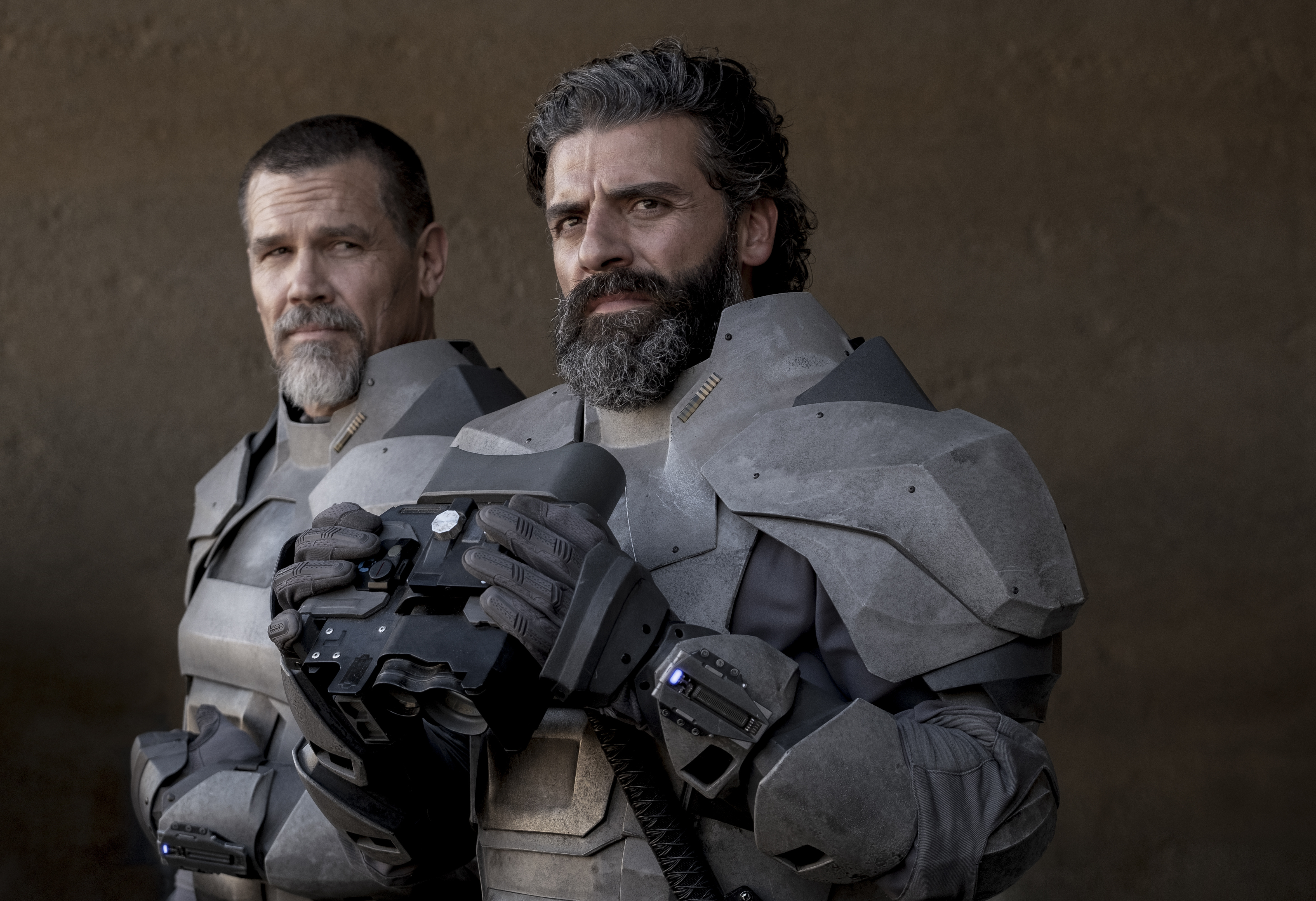 Josh Brolin and Oscar Isaac in 'Dune' (Chiabella James © 2020 Warner Bros. Entertainment Inc. All Rights Reserved.)