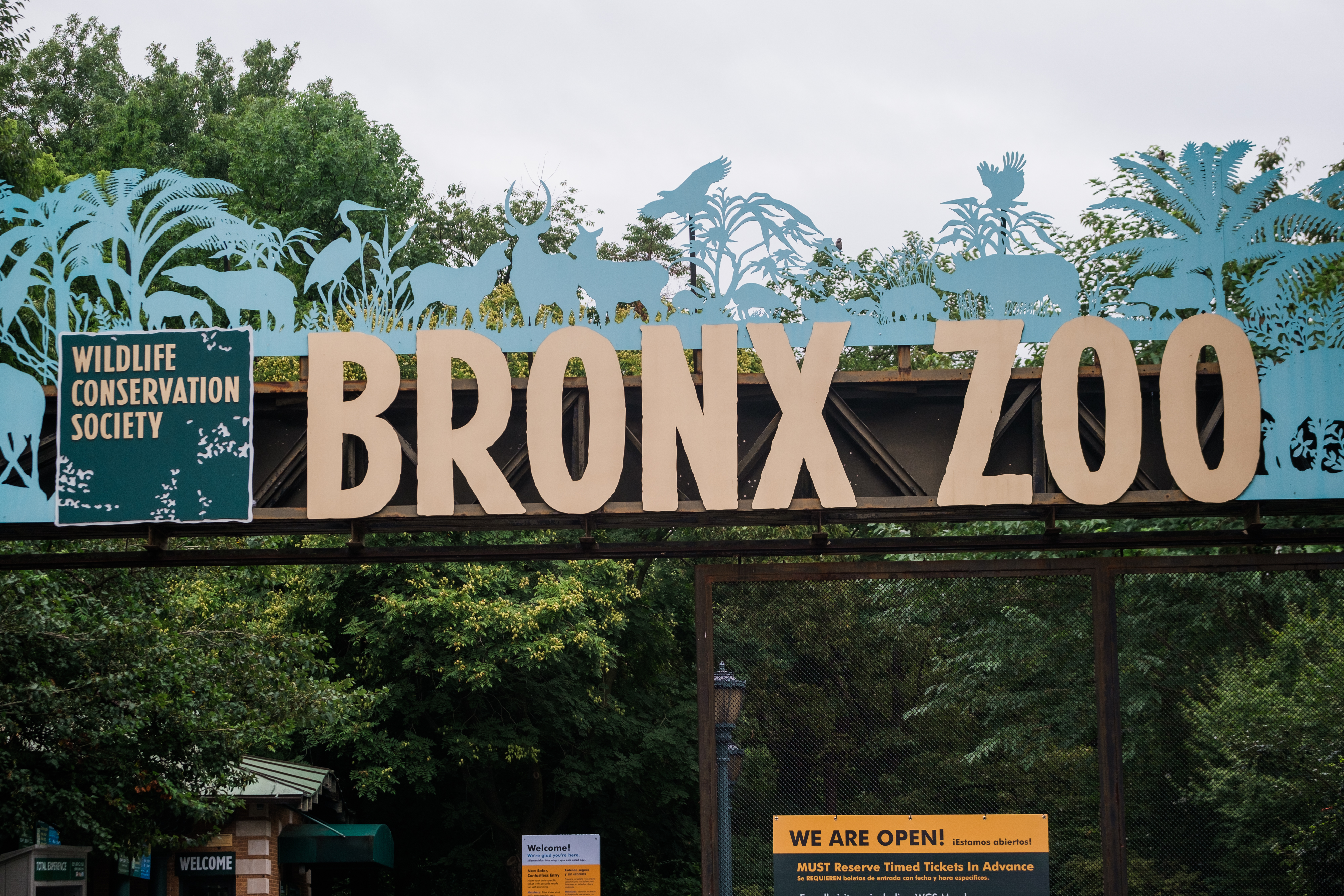 The entrance to the Bronx Zoo in New York City. (Gabriela Bhaskar—Bloomberg /Getty Images)