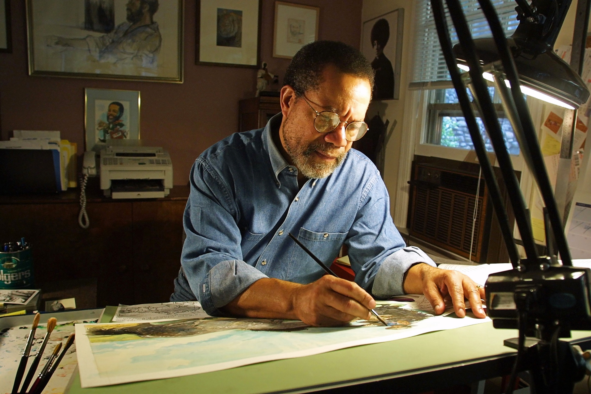 Illustrator Jerry Pinkney in his home studio in Croton-on-Hudson, N.Y., on Aug. 6, 2001. (Joyce Dopkeen—The New York Times/Redux)