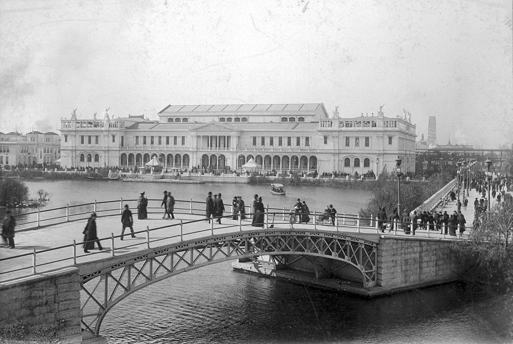View of people crossing a bridge leading to the Women's Building  at the Chicago World's Columbian Exposition of 1893 in Chicago, Ill. (Chicago History Museum/Getty Images)