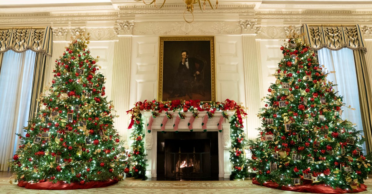 Le décor de vacances de la Maison Blanche rend hommage aux travailleurs de première ligne de COVID-19