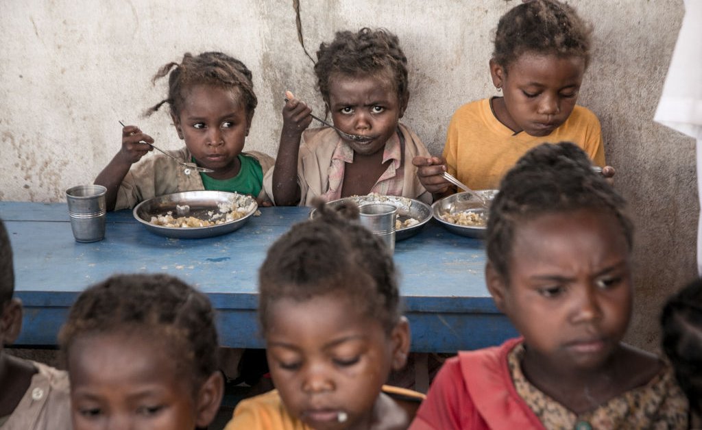 Sebuah Koalisi Telah Diluncurkan untuk Memberikan Makan Siang Sekolah kepada Ratusan Juta Anak Membutuhkan di Seluruh Dunia