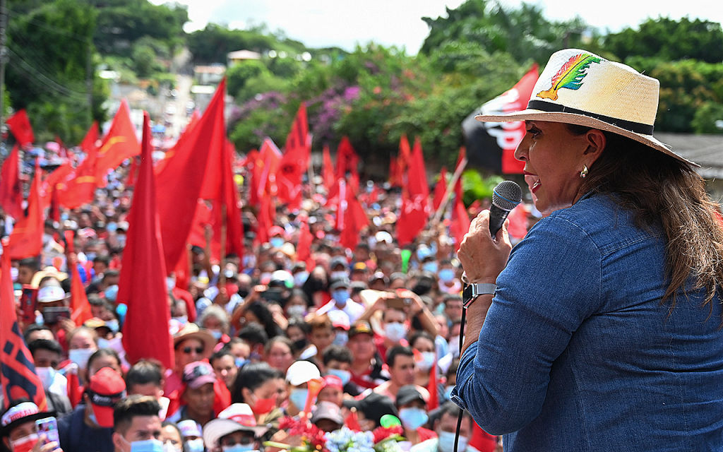 Honduran presidential candidate for the Libertad y Refundacion (LIBRE) party Xiomara Castro de Zelaya delivers a speech during a rally in Santa Barbara, Honduras, on November 14, 2021. (Orlando Sierra—AFP/Getty Images)