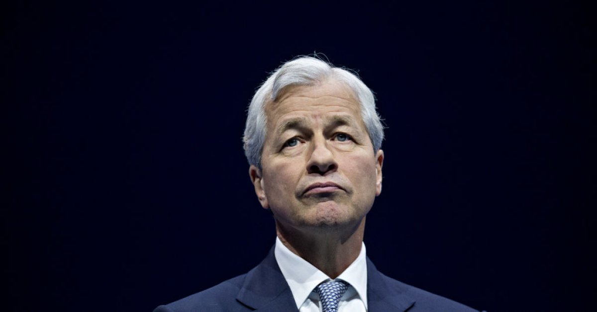 Jamie Dimon Offers Hasty Apology After Joking JPMorgan Will Outlast Chinese Comm..