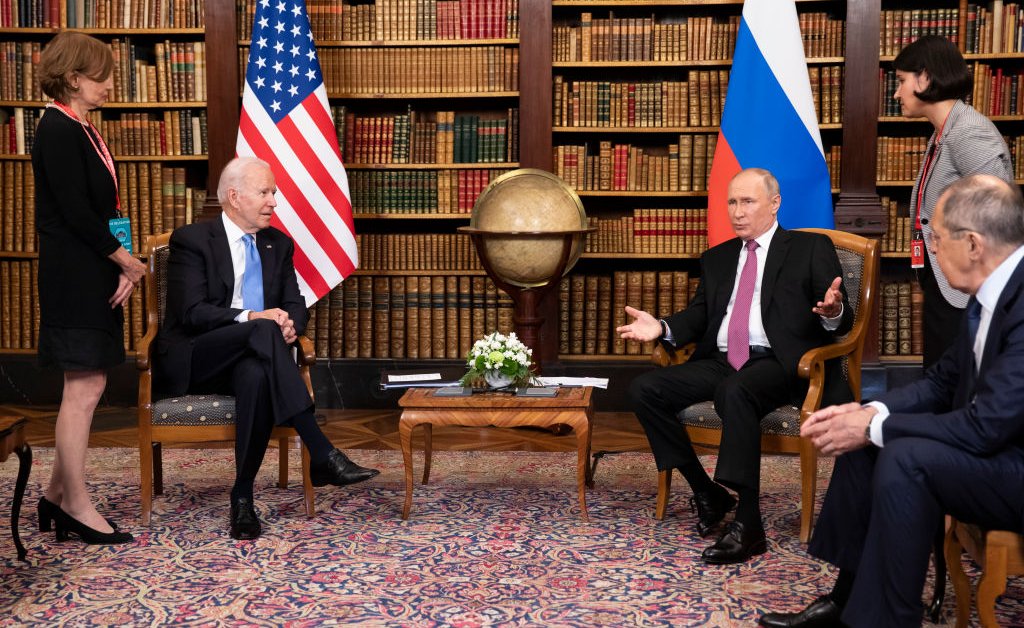 Presiden Joe Biden Akan Berbicara Dengan Presiden Putin Saat Kehadiran Rusia di Dekat Ukraina Meningkat