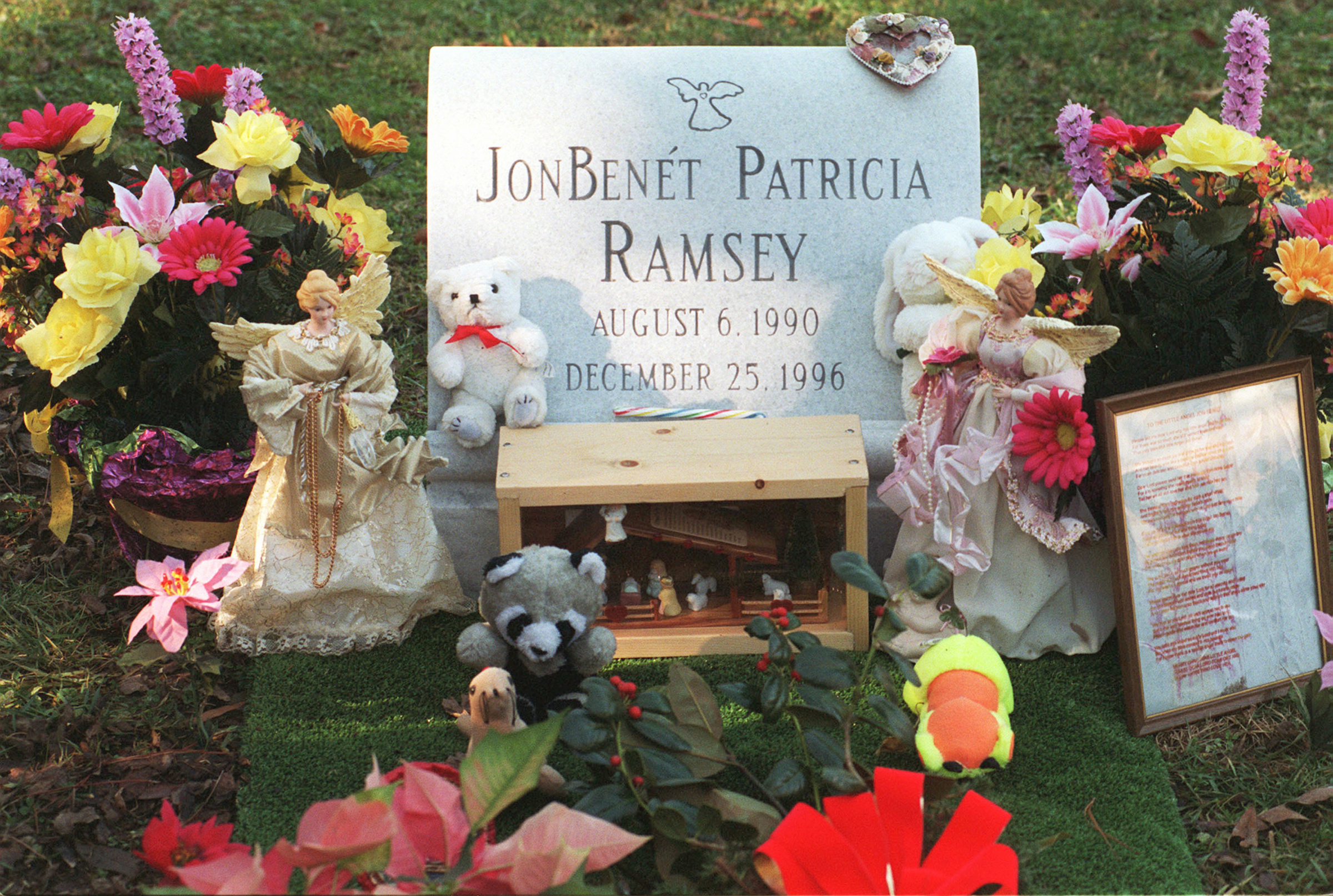 The grave of JonBenét Ramsey, 1997 (Chris Rank—Sygma/Getty Images)