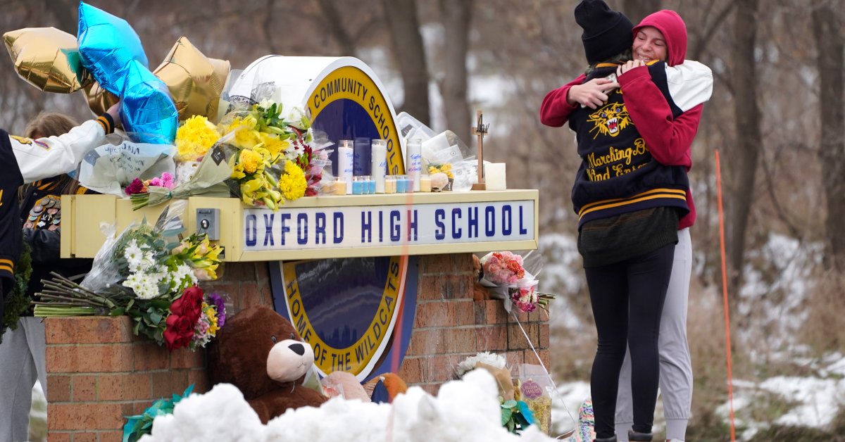 Orang Tua Tersangka Remaja dalam Penembakan di Sekolah Michigan Didakwa Dengan Pembunuhan Tidak Secara Sukarela
