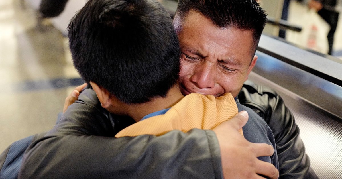 Les parents déportés sous Trump peuvent revoir leurs enfants.  Mais un long et difficile voyage les attend