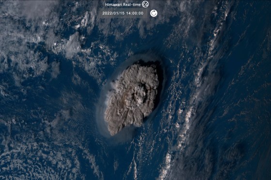 Éruption du volcan Tonga