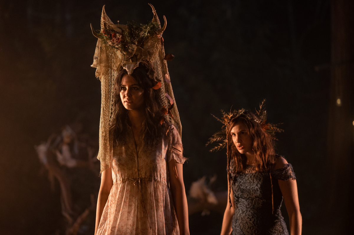 (L-R): Courtney Eaton as Teen Lottie and Sophie Nélisse as Teen Shauna in YELLOWJACKETS, “Doomcoming” (Kailey Schwerman/SHOWTIME)